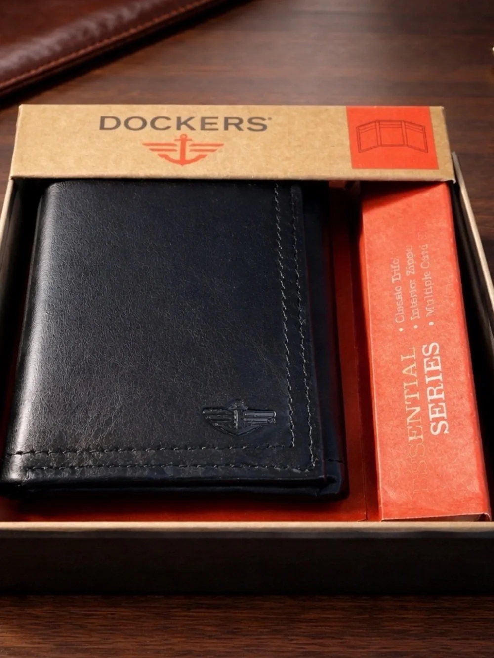 Dockers Leather Tri Fold Wallet - Black MIB. NEW